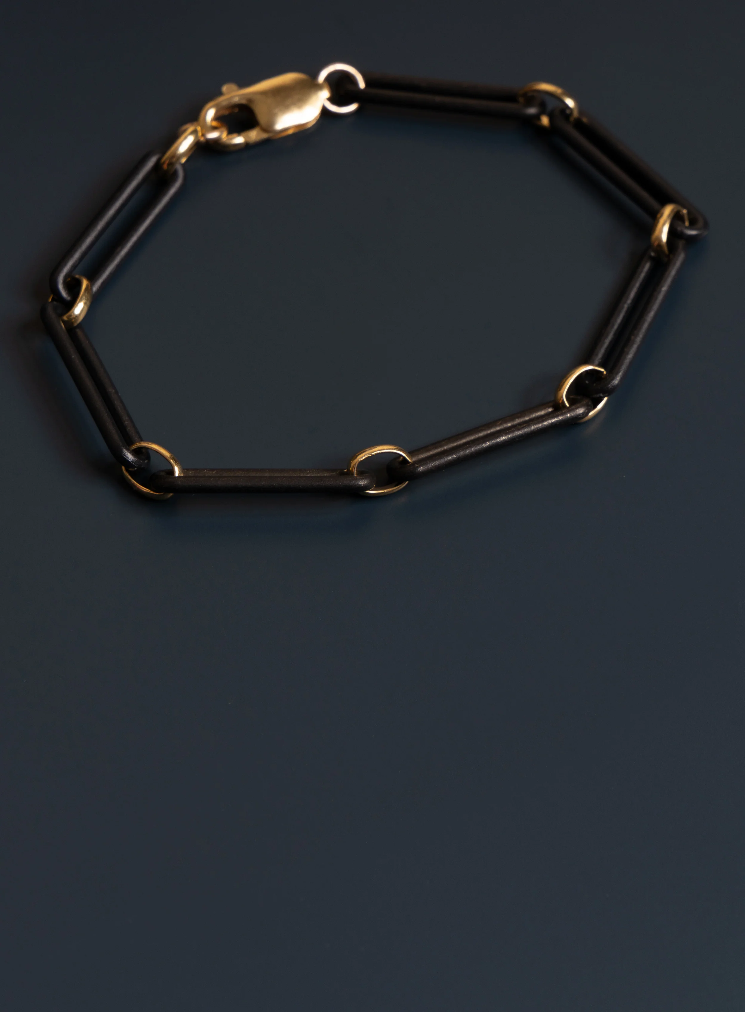 6mm Titanium and 14k Gold Filled Elongated Cable Black and Gold Men's Bracelet - Image 7