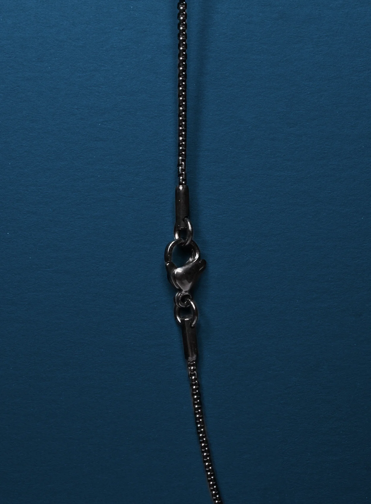 Black Ring pendant on 3mm Venetian Round box chain - Image 7