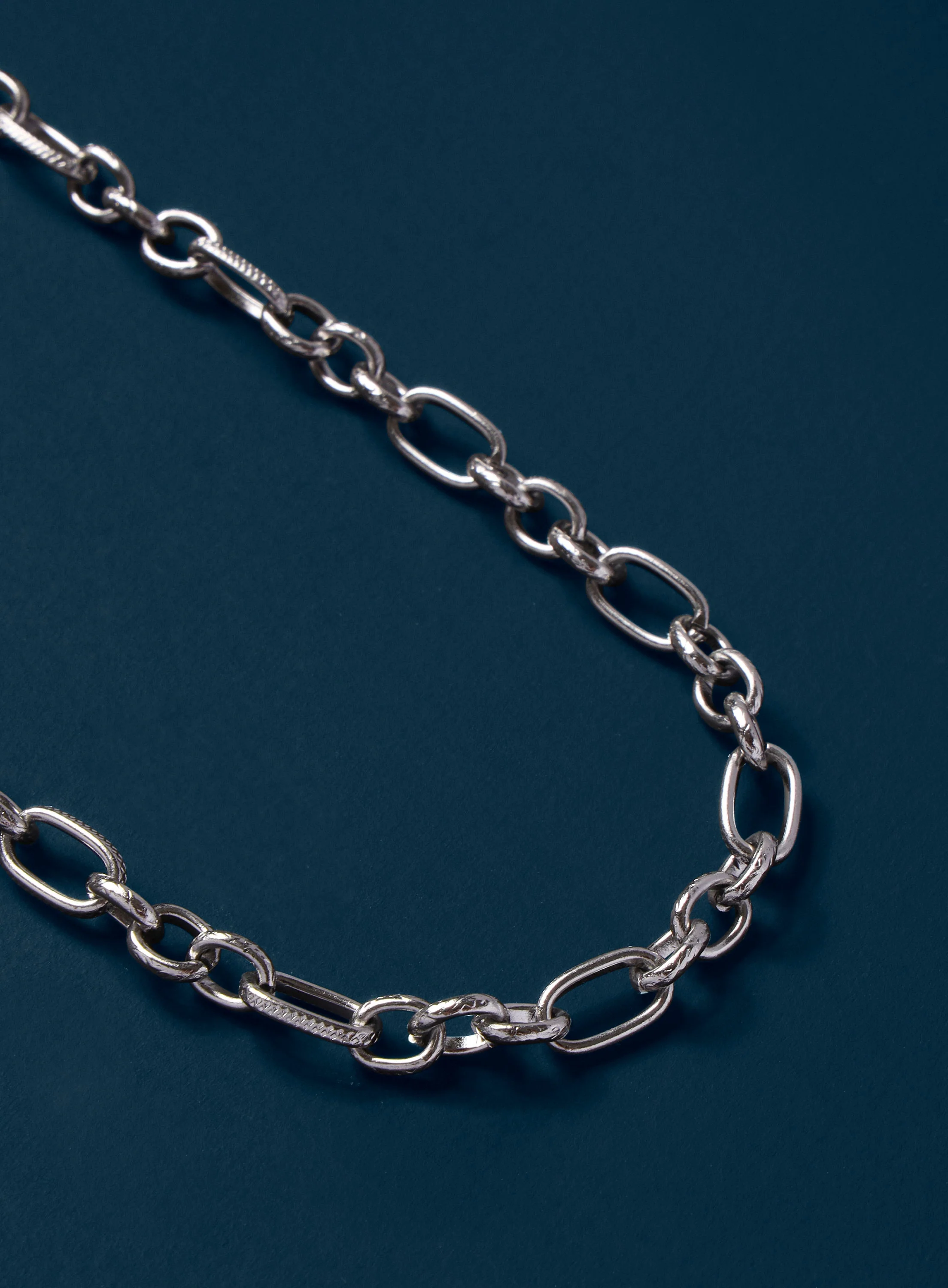 Waterproof 7mm 316L Stainless Steel Textured Cable Chain - Image 4